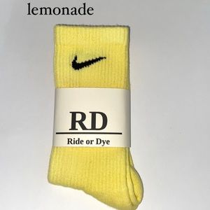 yellow nike socks
